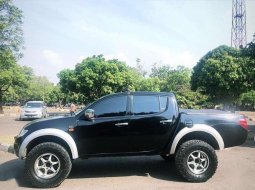 Mobil bekas Mitsubishi Triton EXCEED dijual 3