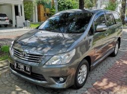 DI Yogyakarta, dijual mobil Toyota Kijang Innova V 2012 3