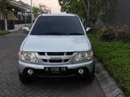 Dijual mobil bekas Isuzu Panther LM, Jawa Timur  5