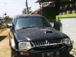 Mobil Mitsubishi L200 2006 Strada dijual, Jawa Barat 3