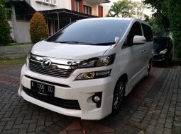Jawa Timur, dijual mobil Toyota Vellfire ZG 2013  1