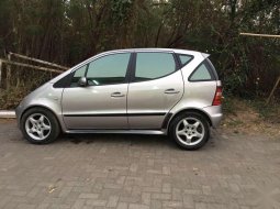 Jual cepat Mercedes-Benz A-Class 2001 di Banten 4