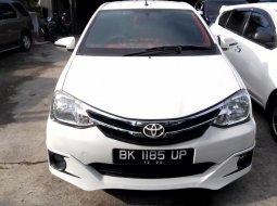 Mobil Toyota Etios Valco G 2015 terawat di  Sumatra Utara  2