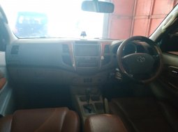 Jual mobil Toyota Fortuner G 2010 murah di Jawa Barat  8