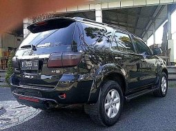 Mobil Toyota Fortuner 2006 G dijual, Bali 7