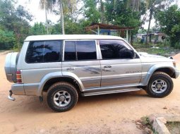 Jual mobil bekas murah Mitsubishi Pajero 3.2 Manual 2001 di Pulau Riau 3