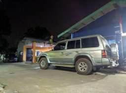 Jual mobil bekas murah Mitsubishi Pajero 3.2 Manual 2001 di Pulau Riau 2