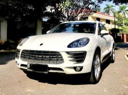 DKI Jakarta, Porsche Cayenne Coupé 2014 kondisi terawat 4