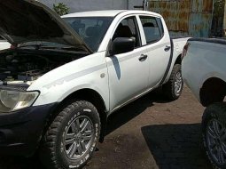 Mobil Mitsubishi Triton 2013 GLX 4x4 dijual, Jawa Tengah 4