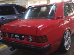 Jual mobil bekas Mercedes-Benz 190E 1.9 1983 dengan harga murah di DKI Jakarta  2