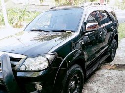 Bali, Toyota Fortuner G 2006 kondisi terawat 5