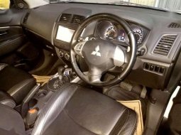 Mobil Mitsubishi Outlander 2013 dijual, Jawa Timur 5