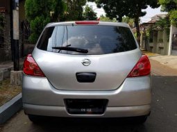 Jual cepat Nissan Latio 1.8 2007 di Banten 5