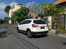 Mobil Suzuki SX4 S-Cross 2016 terbaik di Bali 5