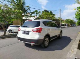 Mobil Suzuki SX4 S-Cross 2016 terbaik di Bali 4