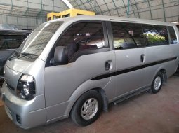 Mobil Kia Travello Option 2 2014 terawat di Jawa Barat  3