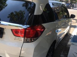 Mobil Honda Mobilio E Prestige 2015 terawat di Jawa Timur  5