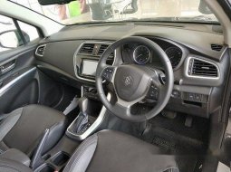 Jual cepat Suzuki SX4 S-Cross 2019, Jawa Barat  4