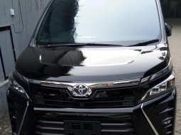 Jual mobil Toyota Voxy 2019 terbaik di Jawa Timur 1