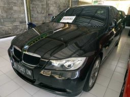 Jual Cepat BMW 3 Series 320i 2005 di DIY Yogyakarta 1