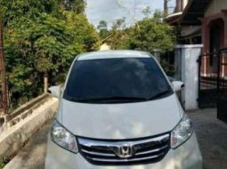 Aceh, jual mobil Honda Freed PSD 2012 dengan harga terjangkau 4