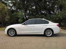 Mobil BMW 3 Series 2016 320i terbaik di DKI Jakarta 6