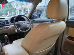 Mobil Toyota Camry 2004 G terbaik di DKI Jakarta 3