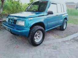 Jual Suzuki Escudo JLX 2000 harga murah di Jawa Timur 1