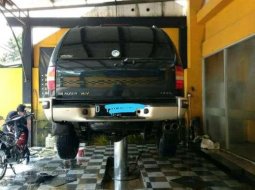 Mobil Chevrolet Blazer 2000 DOHC LT terbaik di Jawa Barat 1