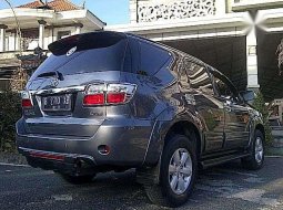 Mobil Toyota Fortuner 2010 G dijual, Bali 7
