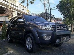 Mobil Toyota Fortuner 2010 G dijual, Bali 6