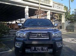 Mobil Toyota Fortuner 2010 G dijual, Bali 5