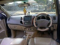 Mobil Toyota Fortuner 2010 G dijual, Bali 2