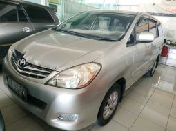 Mobil Toyota Kijang Innova 2.0 G 2010 dijual, Jawa Tengah  2