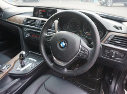 Mobil BMW 3 Series 320d 2014 terawat di Banten 3