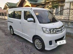 Mobil Daihatsu Luxio 2012 M terbaik di Jawa Barat 5