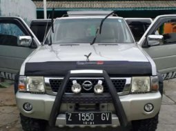 Jawa Barat, Nissan Terrano Spirit 2004 kondisi terawat 7