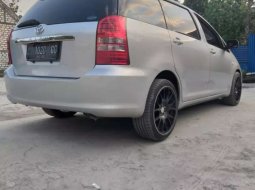 Dijual mobil bekas Toyota Wish 1.8 MPV, Jawa Timur  7