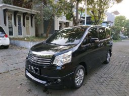 Mobil Toyota NAV1 2014 V Limited terbaik di Jawa Timur 3