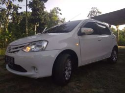 Lampung, Toyota Etios Valco E 2013 kondisi terawat 4