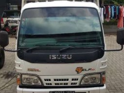 Mobil Isuzu Elf 2013 terbaik di Jawa Timur 12