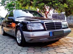 Mercedes-Benz E-Class 1989 Jawa Barat dijual dengan harga termurah 8