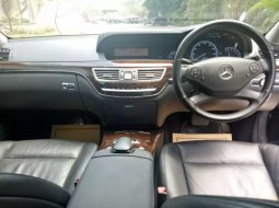 Mobil Mercedes-Benz S-Class 2011 S 300 L terbaik di DKI Jakarta 9