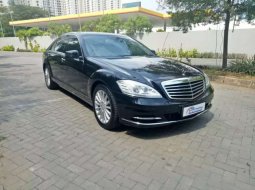 Mobil Mercedes-Benz S-Class 2011 S 300 L terbaik di DKI Jakarta 6