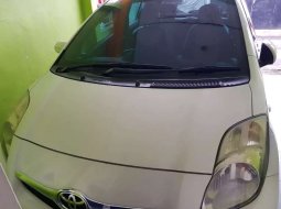 Jual Toyota Yaris E 2010 harga murah di Sumatra Utara 2