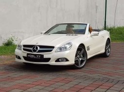 Jual mobil Mercedes-Benz SL 300 2012 bekas, Jawa Timur 1