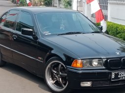 Dijual mobil bekas BMW 3 Series 320i 1995, DKI Jakarta 3