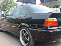 Dijual mobil bekas BMW 3 Series 320i 1995, DKI Jakarta 6
