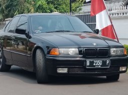 Dijual mobil bekas BMW 3 Series 320i 1995, DKI Jakarta 7