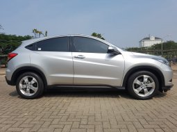 Dijual Honda HR-V 1.5 E CVT AT 2015 murah di Banten 6